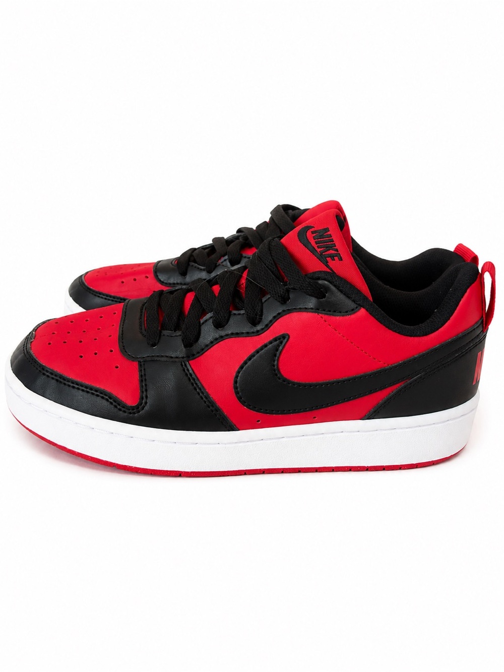 Nike Kids Low-Top Sneakers in Red and Black